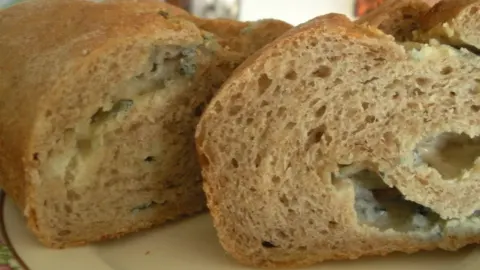 خبز البطاطس والرز